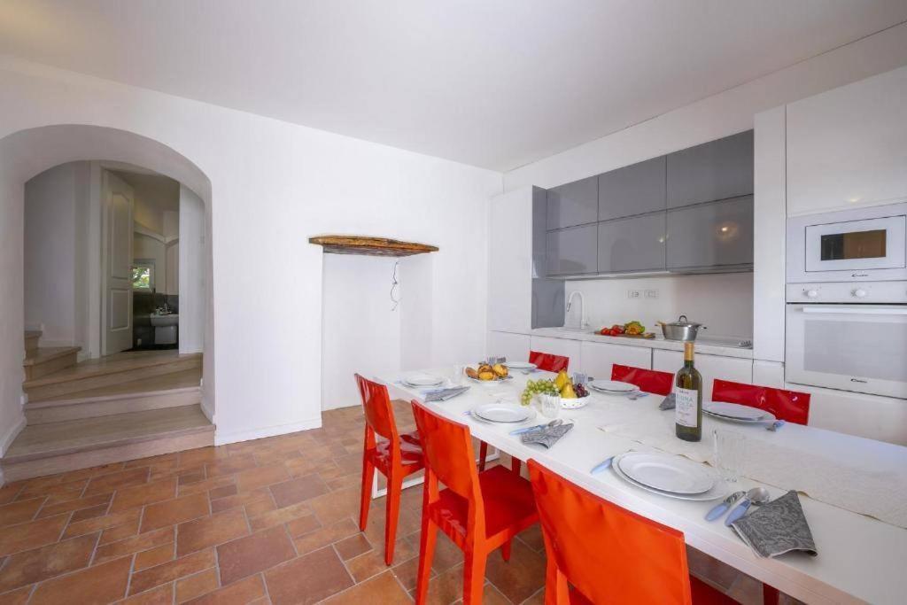 Poolside Apartment Cristina Белано Екстериор снимка